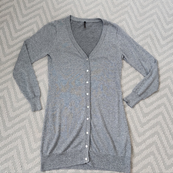 Beautiful Silver Sparkly Cardigan - Picture 4 of 6